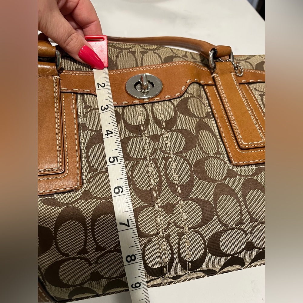 Coach Bag! - Picture 15 of 16